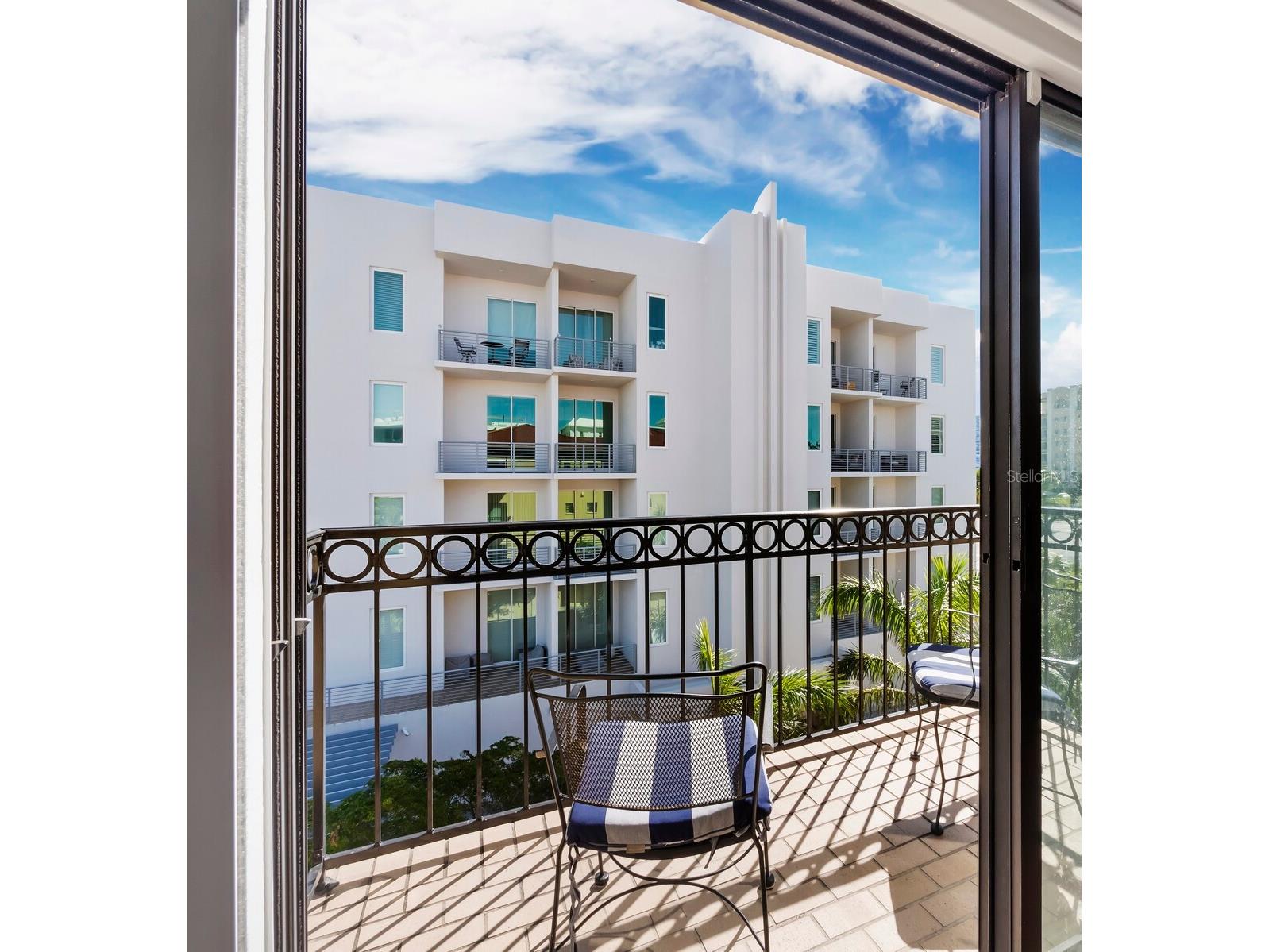 205 Golden Gate Point #401 Sarasota FL 34236 A4683357 image26