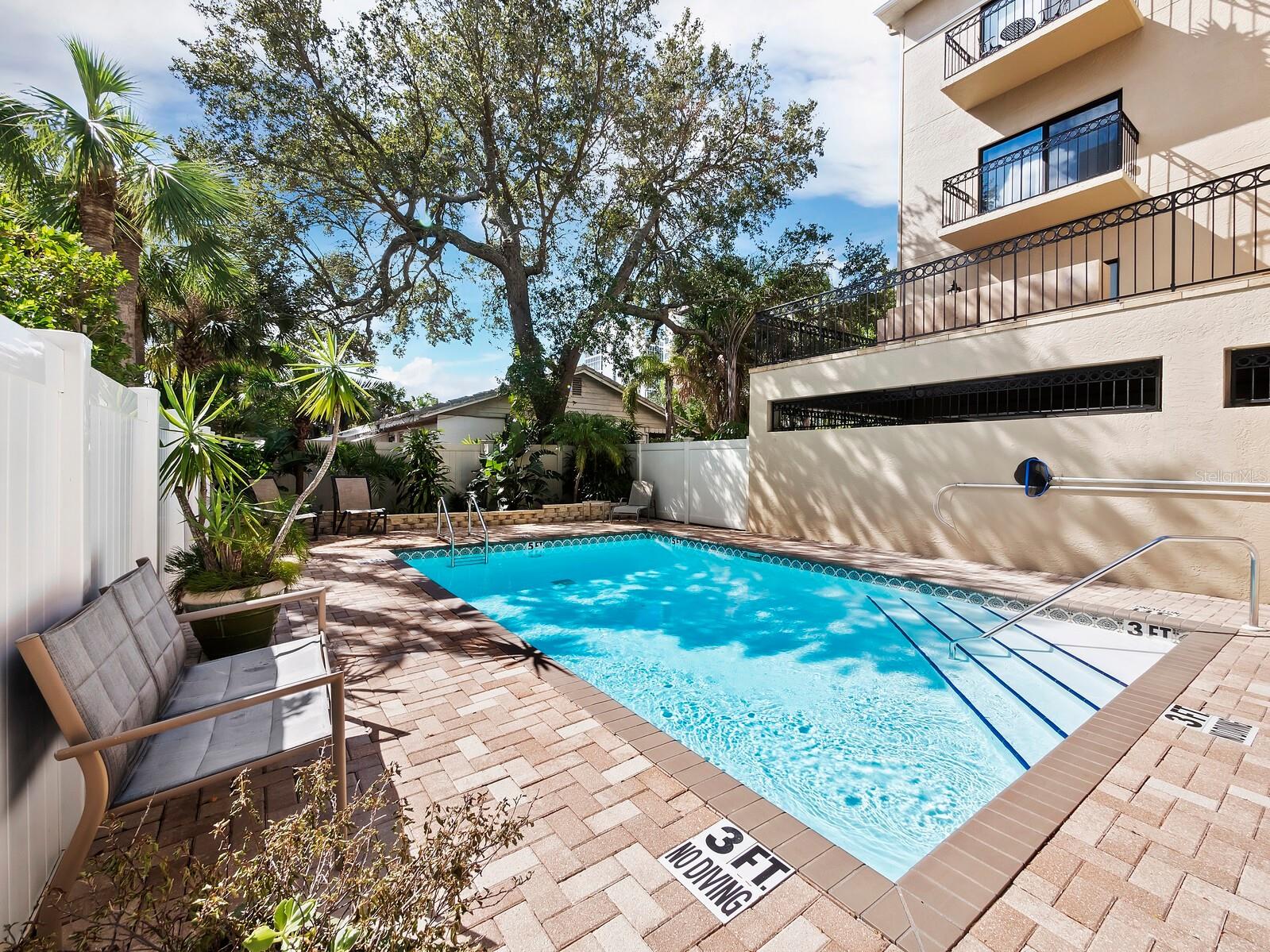 205 Golden Gate Point #401 Sarasota FL 34236 A4683357 image31