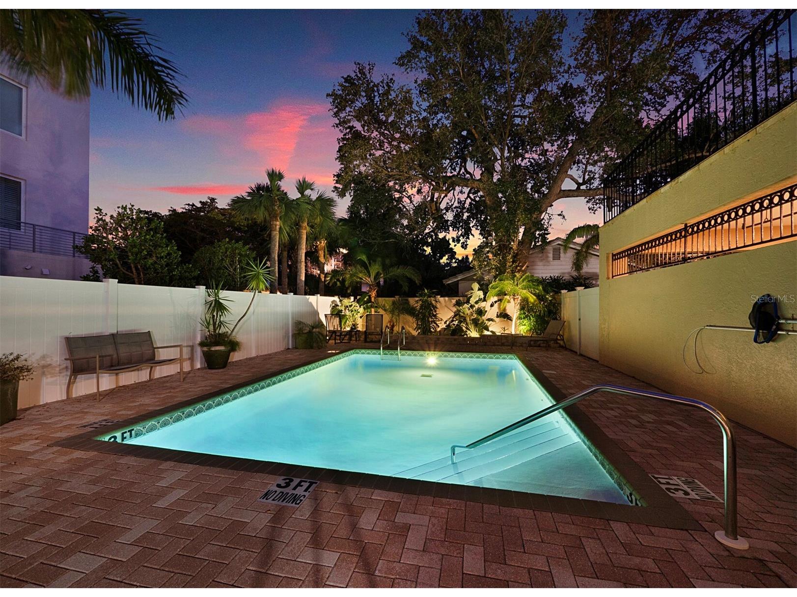 205 Golden Gate Point #401 Sarasota FL 34236 A4683357 image34