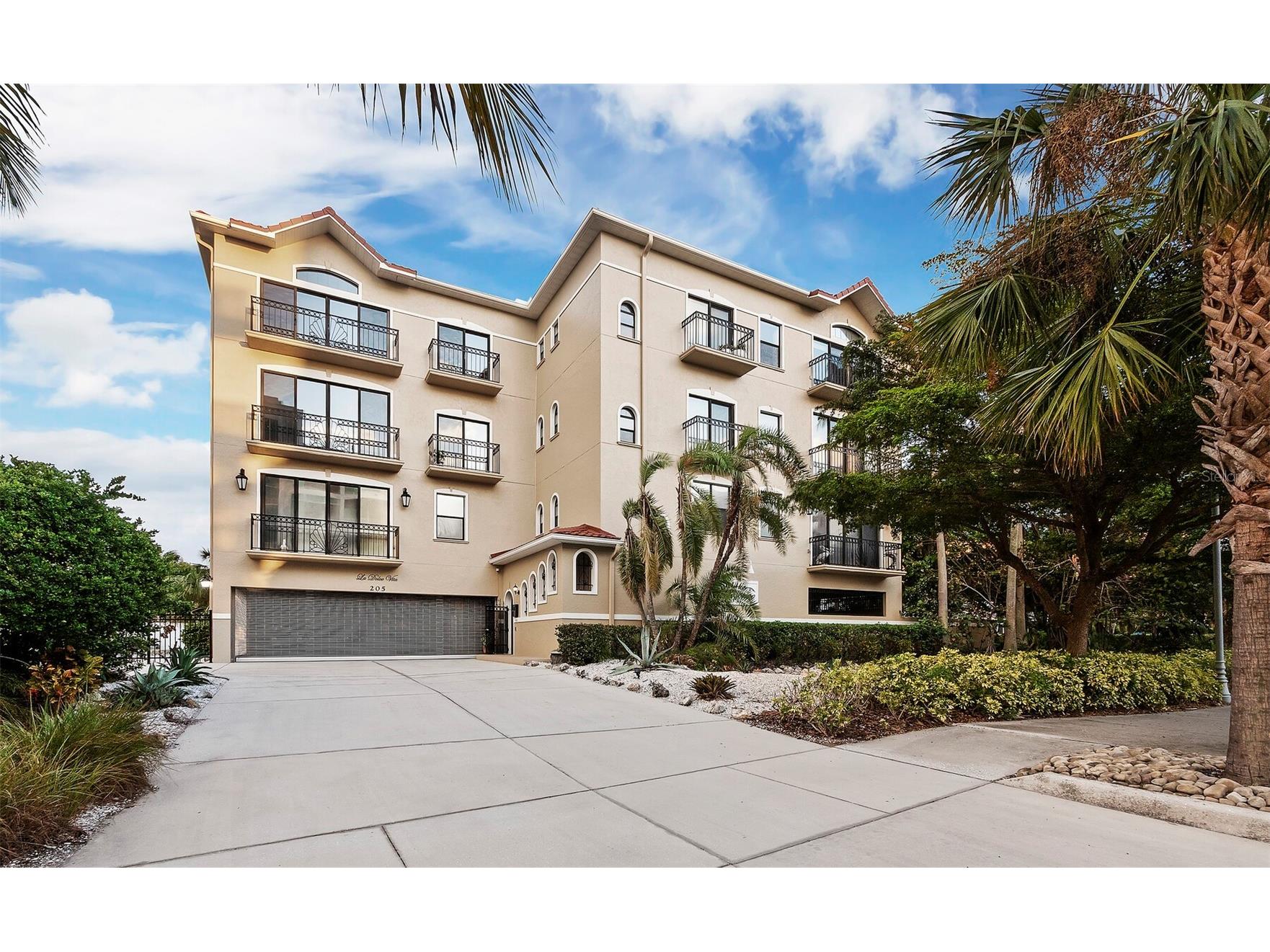 205 Golden Gate Point #401 Sarasota FL 34236 A4683357 image36