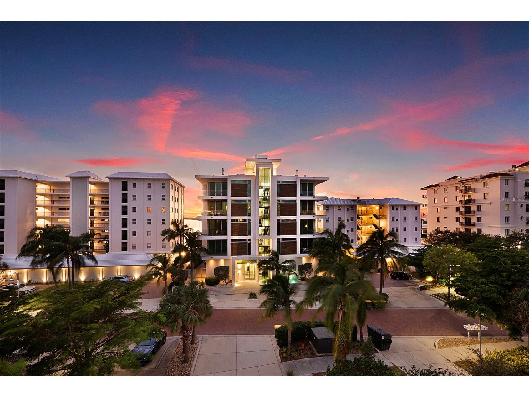205 Golden Gate Point #401 Sarasota FL 34236 A4683357 image38
