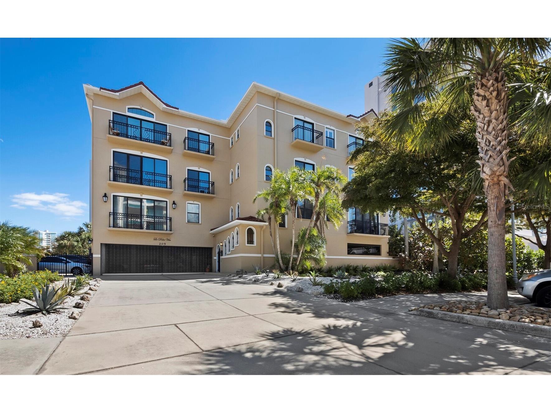 205 Golden Gate Point #401 Sarasota FL 34236 A4683357 image55