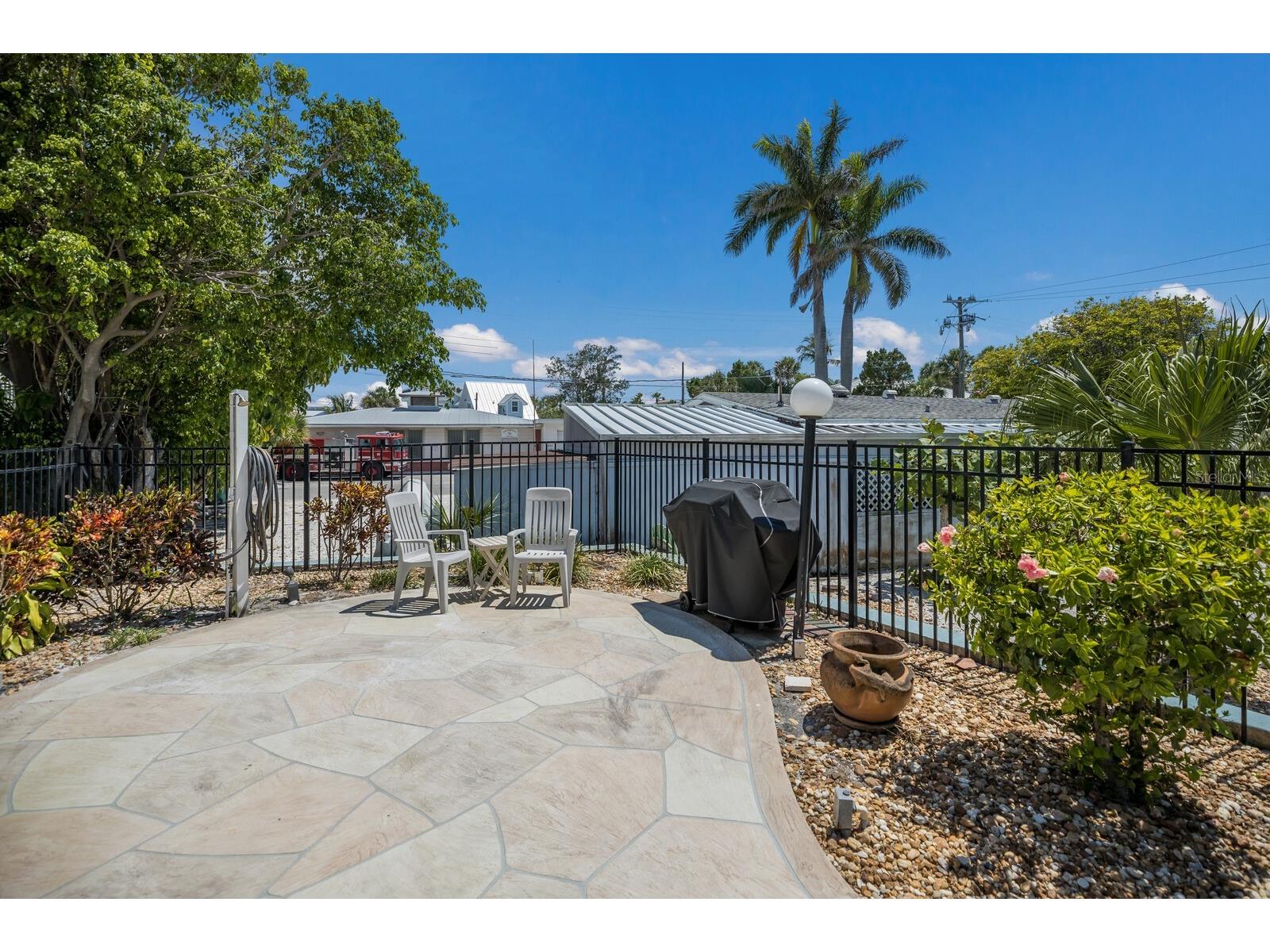205 Highland Avenue #2 Bradenton Beach FL 34217 A4689457 image24