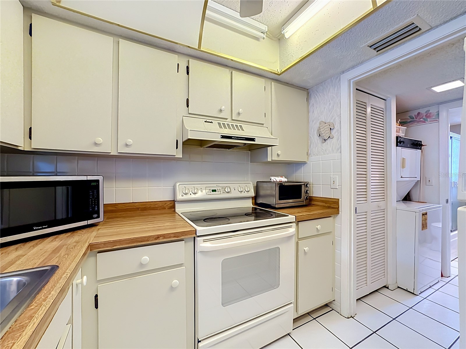 205 Highland Avenue #3 Bradenton Beach FL 34217 A4696641 image15
