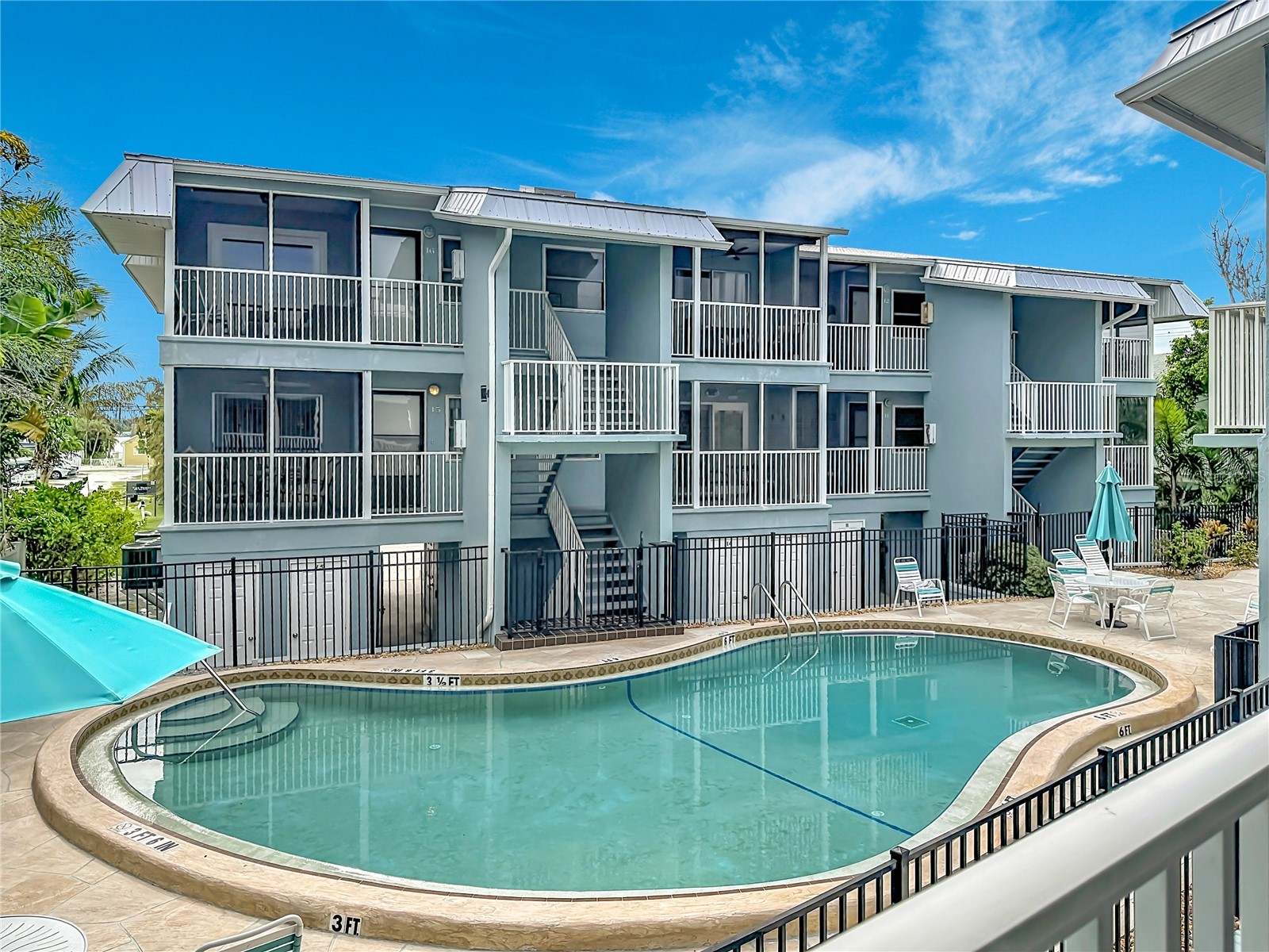 205 Highland Avenue #3 Bradenton Beach FL 34217 A4696641 image2