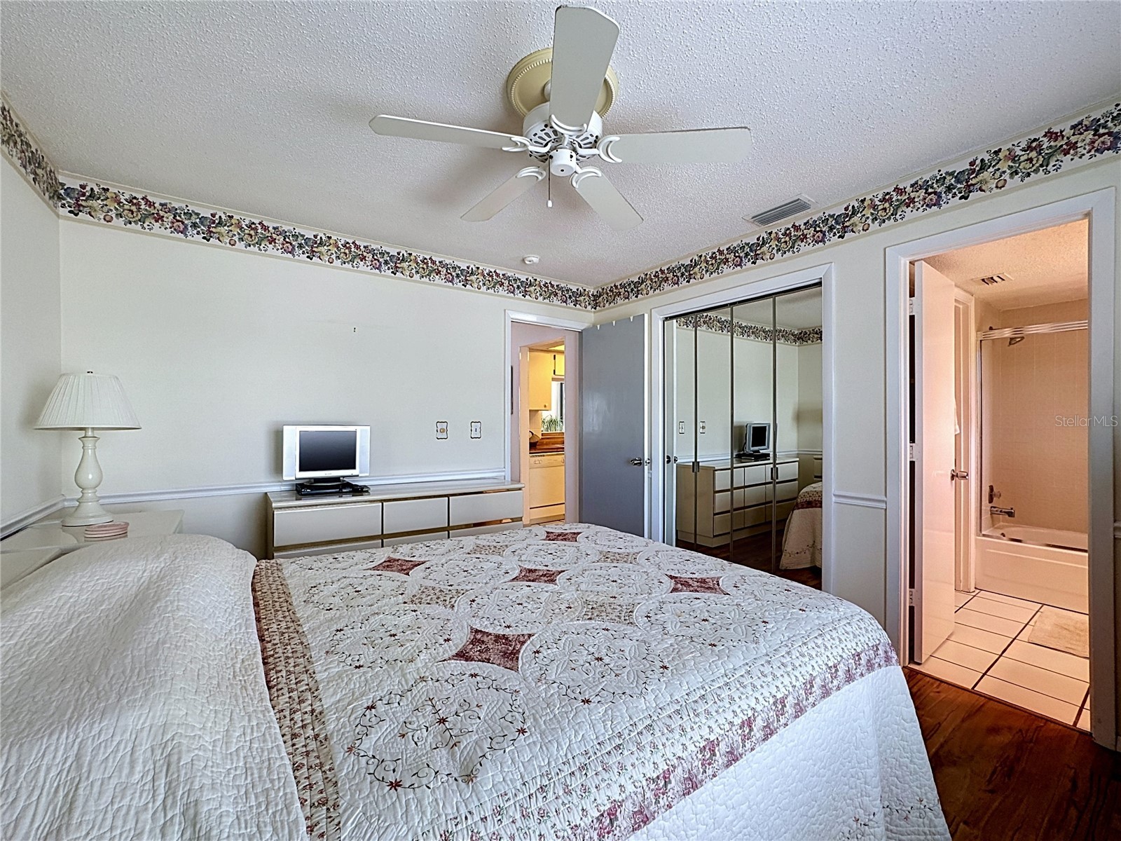205 Highland Avenue #3 Bradenton Beach FL 34217 A4696641 image20