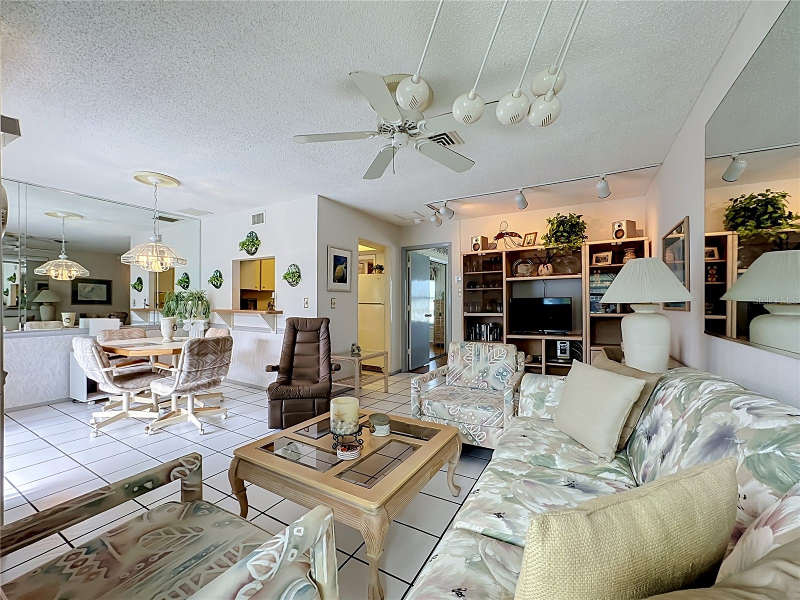 205 Highland Avenue #3 Bradenton Beach FL 34217 A4696641 image6