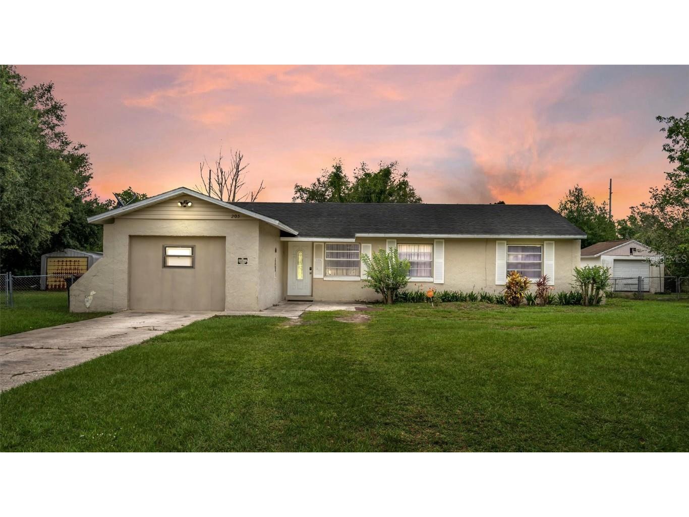 205 Honey Bee Lane Polk City FL 33868 L4936759 image1