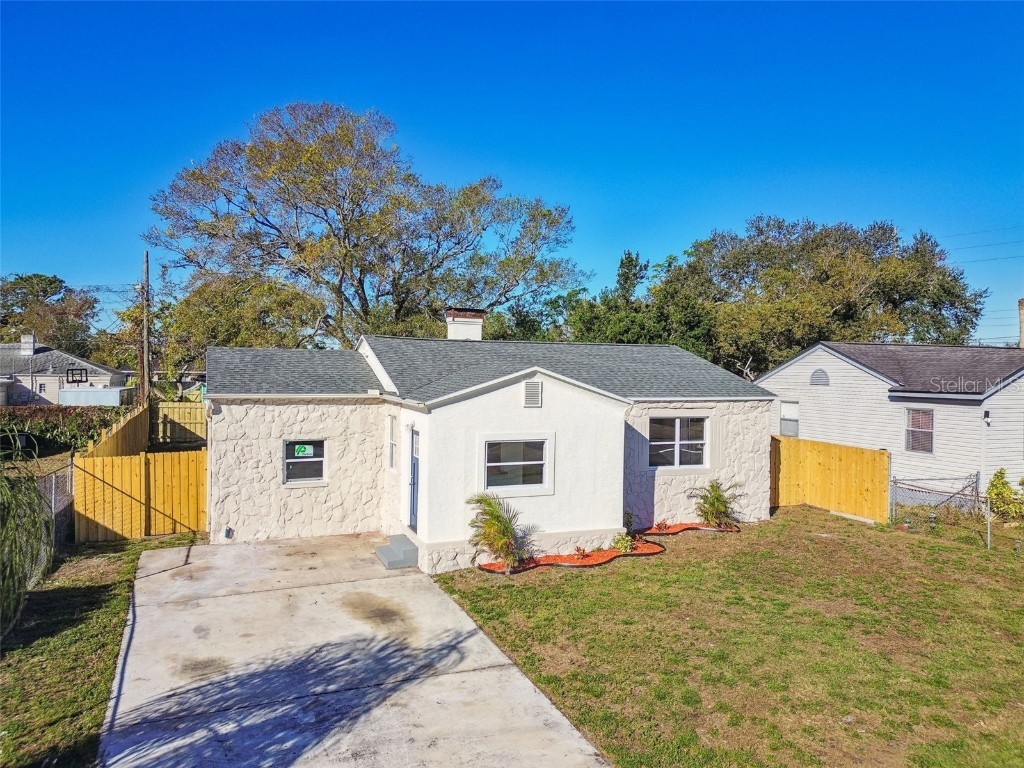205 Kingston Street S Saint Petersburg FL 33711 TB8323119 image1