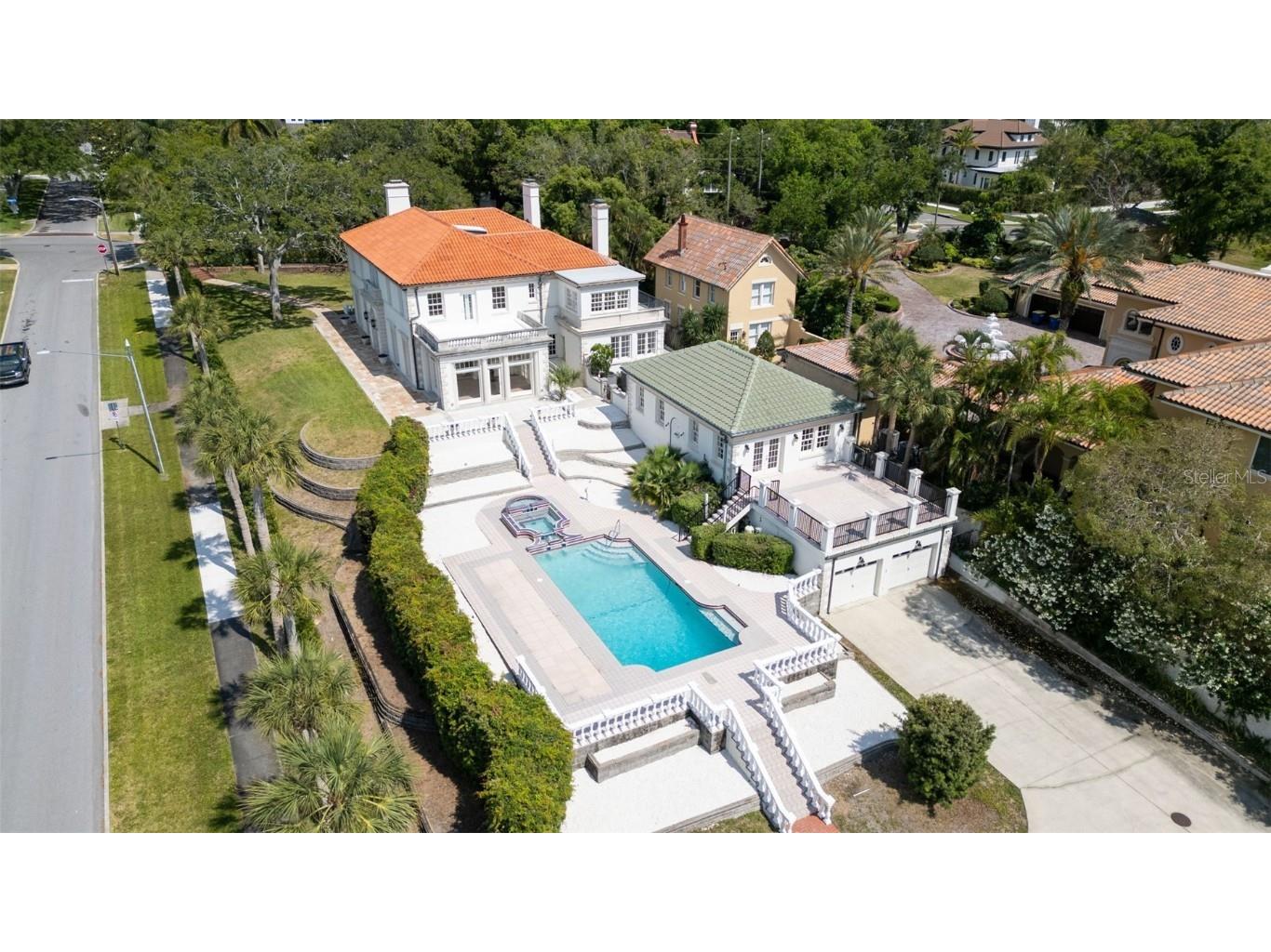 205 Magnolia Drive Clearwater FL 33756 - CLEARWATER HARBOUR U8240755 image1