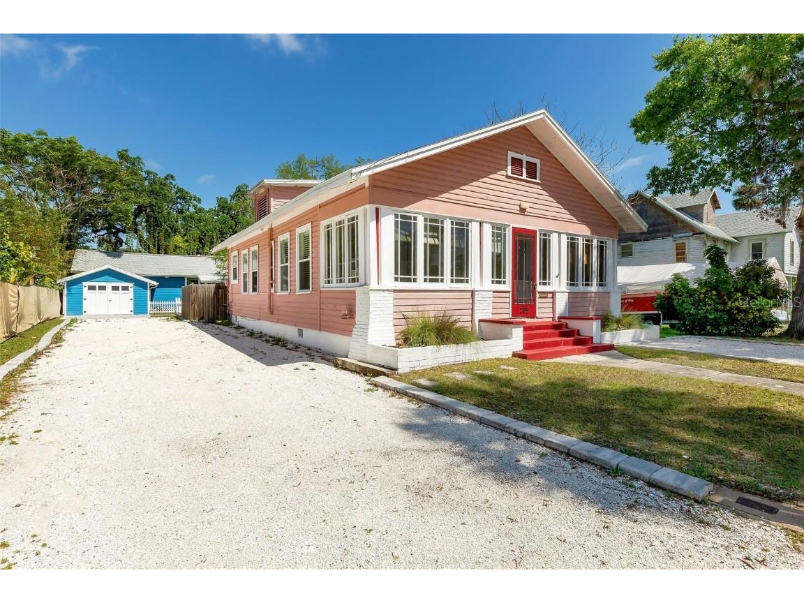 205 Mary Avenue New Smyrna Beach FL 32168 V4941615 image1