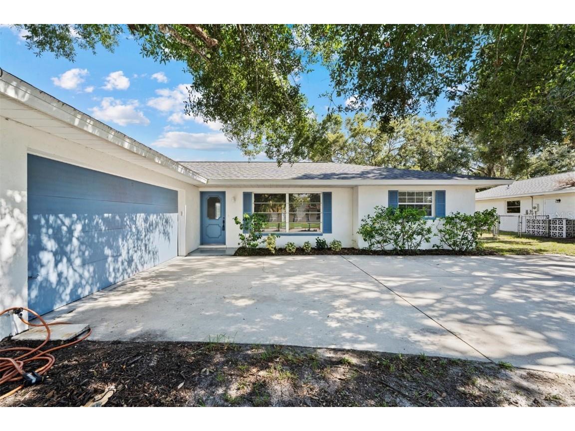 205 Mimosa Circle Sarasota FL 34232 A4578440 image1