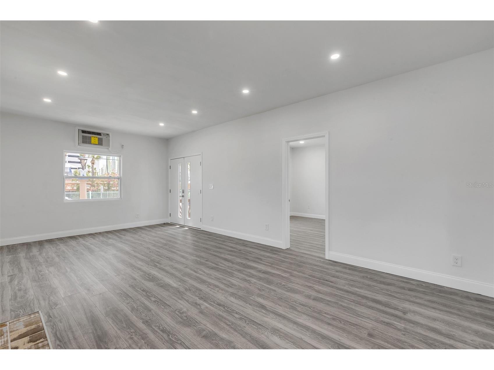 205 N Wild Olive Avenue Daytona Beach FL 32118 NS1088052 image10