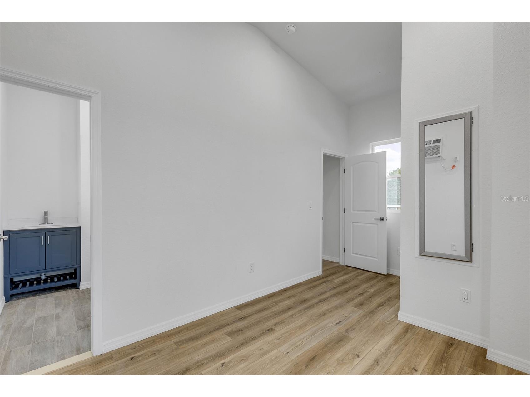 205 N Wild Olive Avenue Daytona Beach FL 32118 NS1088052 image43