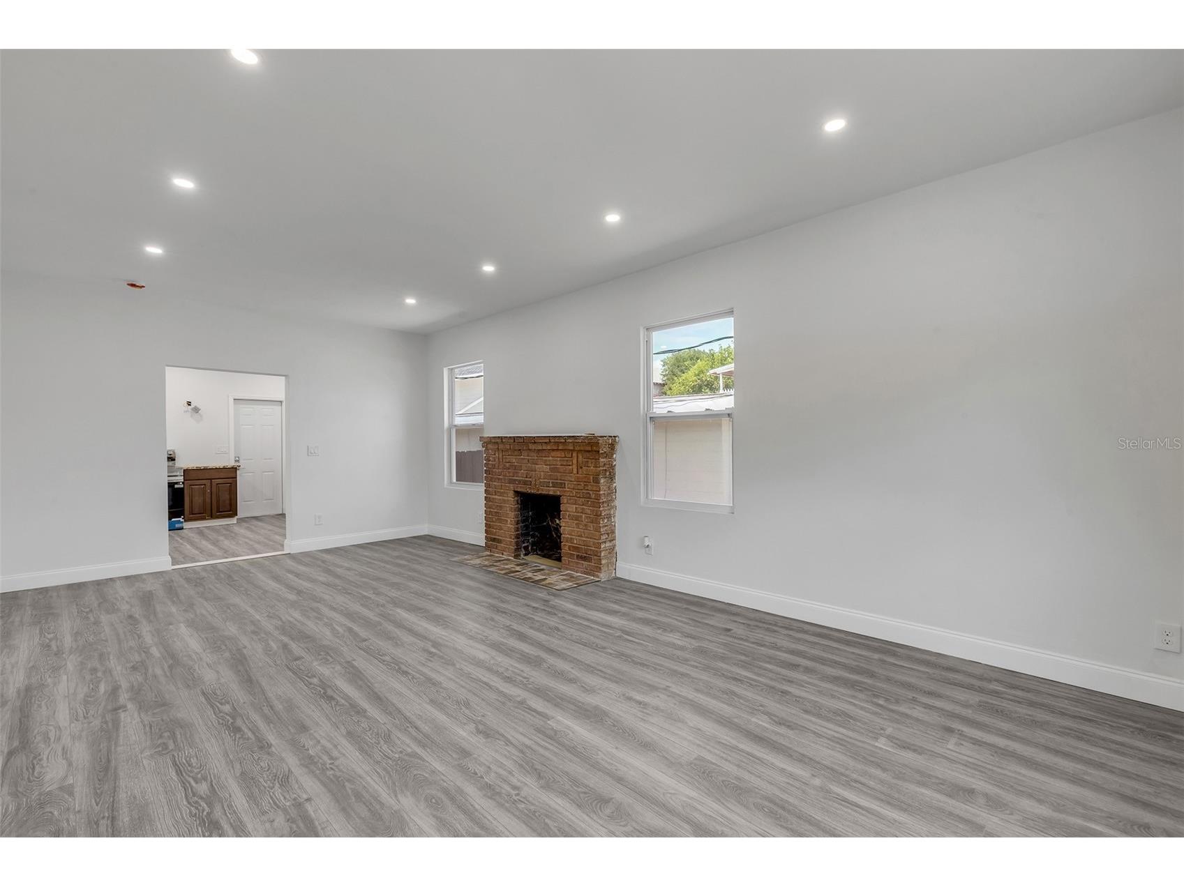 205 N Wild Olive Avenue Daytona Beach FL 32118 NS1088052 image9