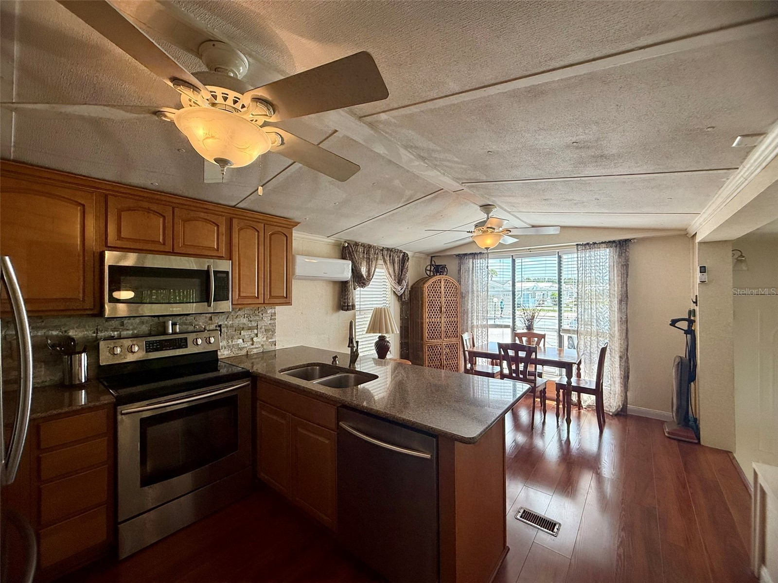 205 Pansy Street Davenport FL 33837 P4938448 image8