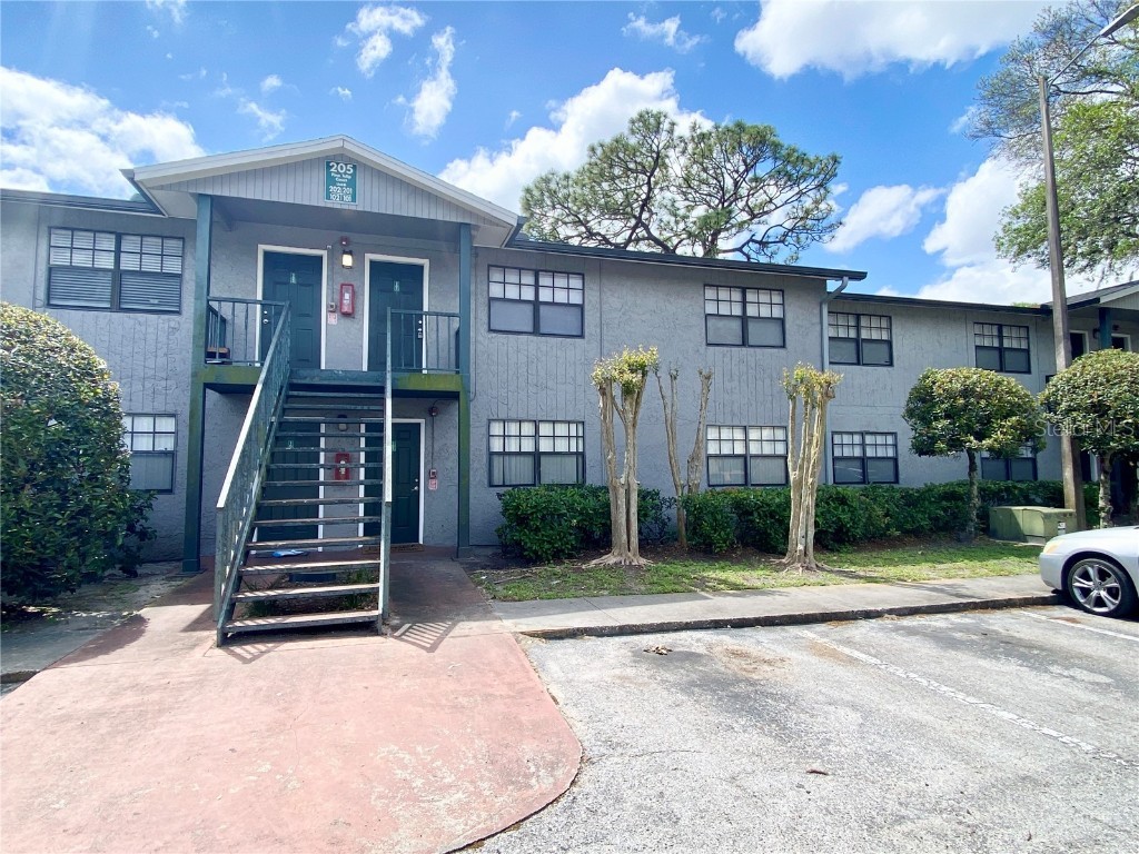 205 Pine Tulip Ct #201 Tampa FL 33612 T3513946 image1