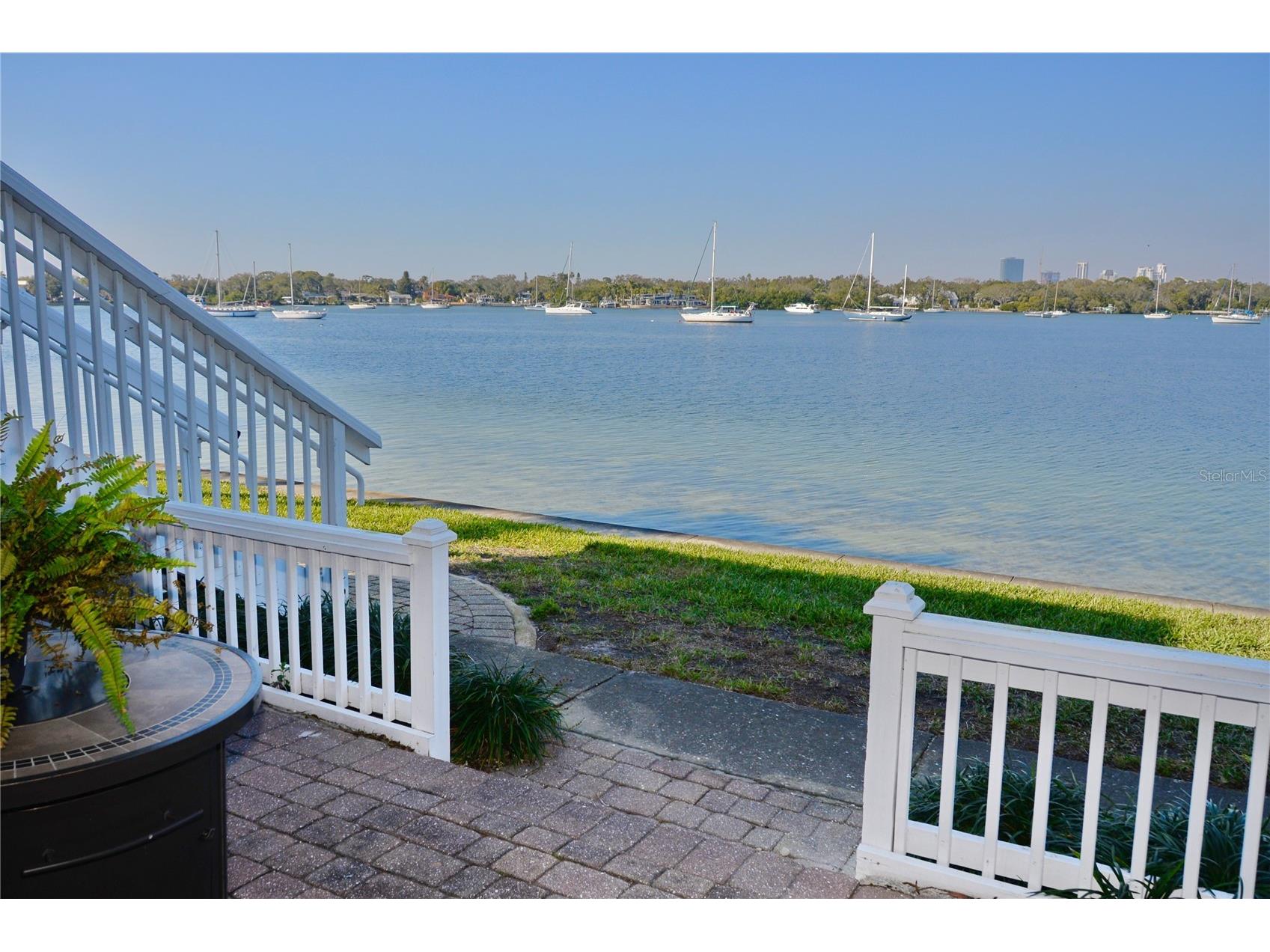 205 Pompano Drive SE #B Saint Petersburg FL 33705 TB8469996 image1