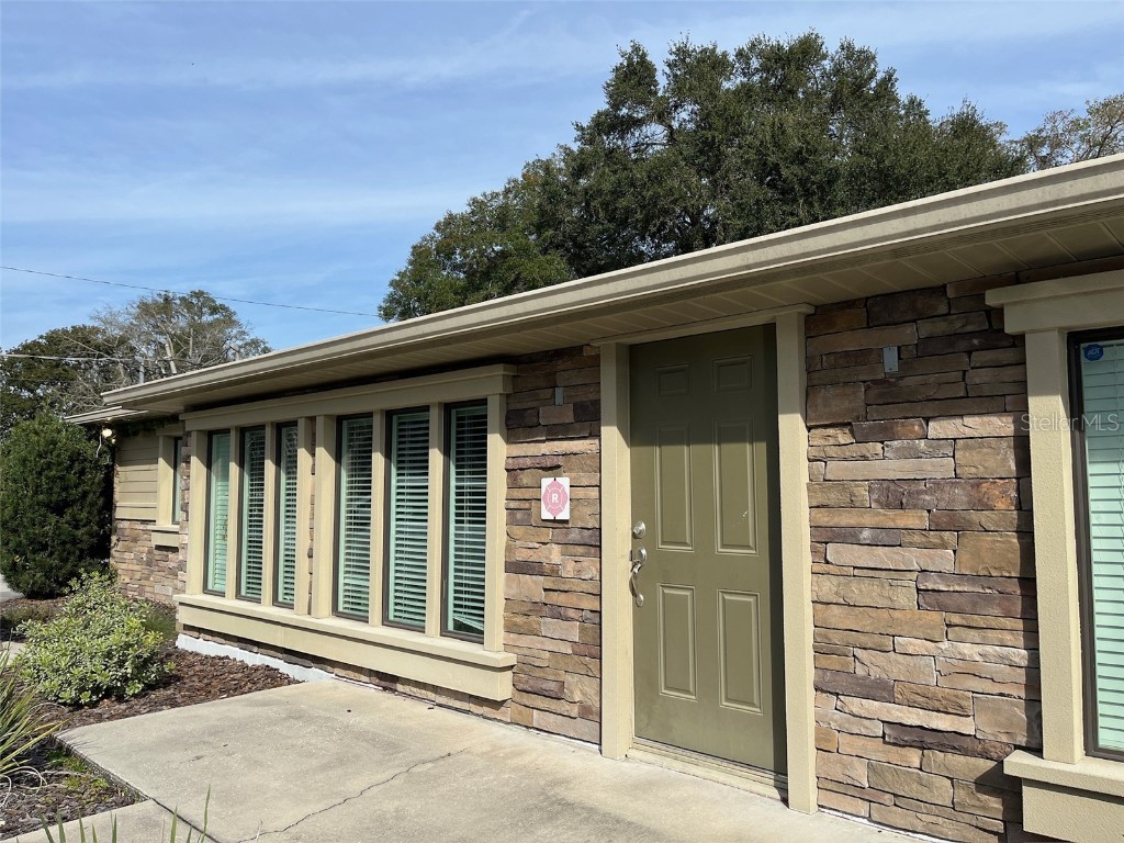 205 Ridgewood Avenue #B Brandon FL 33510 T3505158 image1