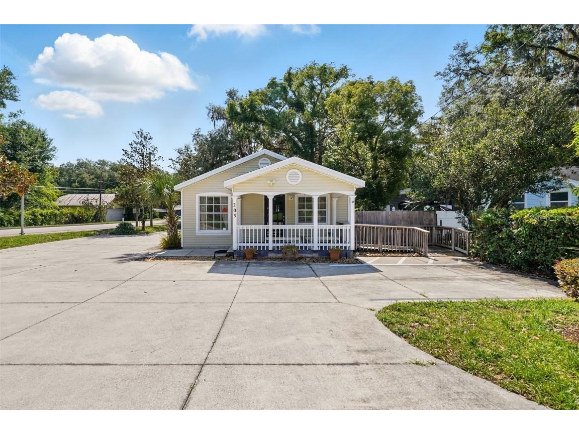 205 S Highland Avenue Apopka FL 32703 O6311056 image1