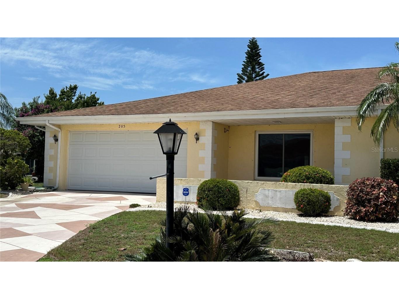 205 Strong Bow Court Sun City Center FL 33573 TB8396181 image1