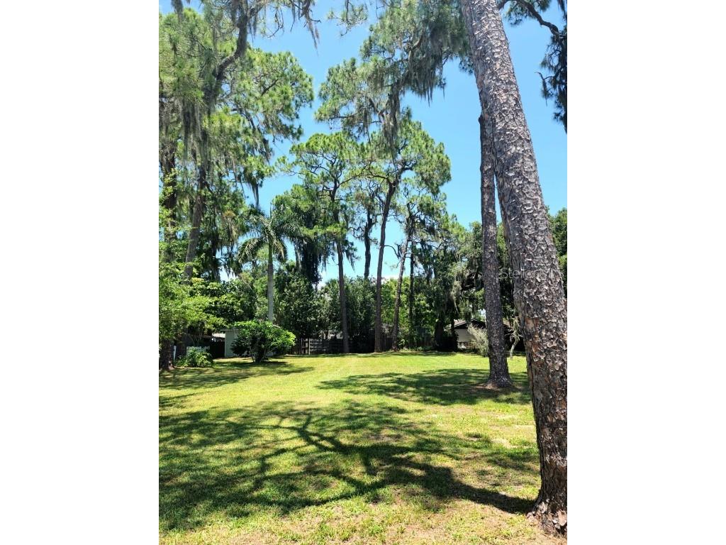 205 W College Avenue Ruskin FL 33570 A4538199 image1