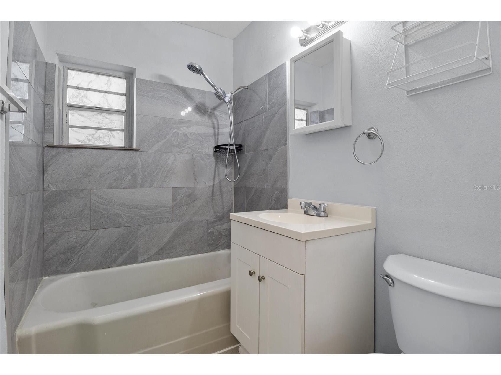 205 W Maple Street Davenport FL 33837 P4938894 image15