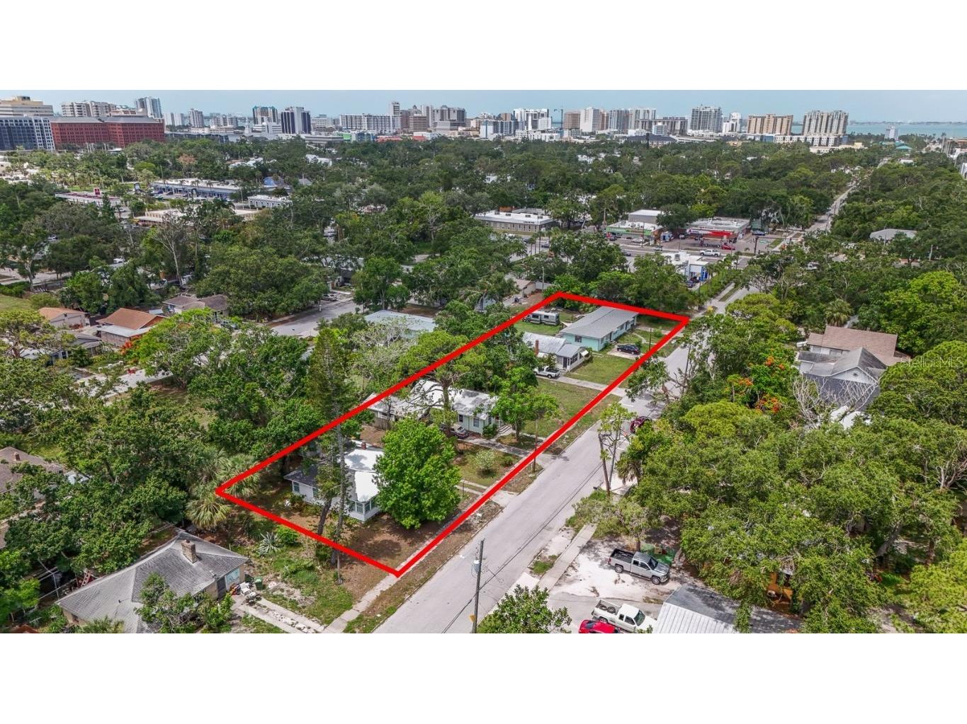 2050-2026 10th Sarasota FL 34237 TB8397140 image1