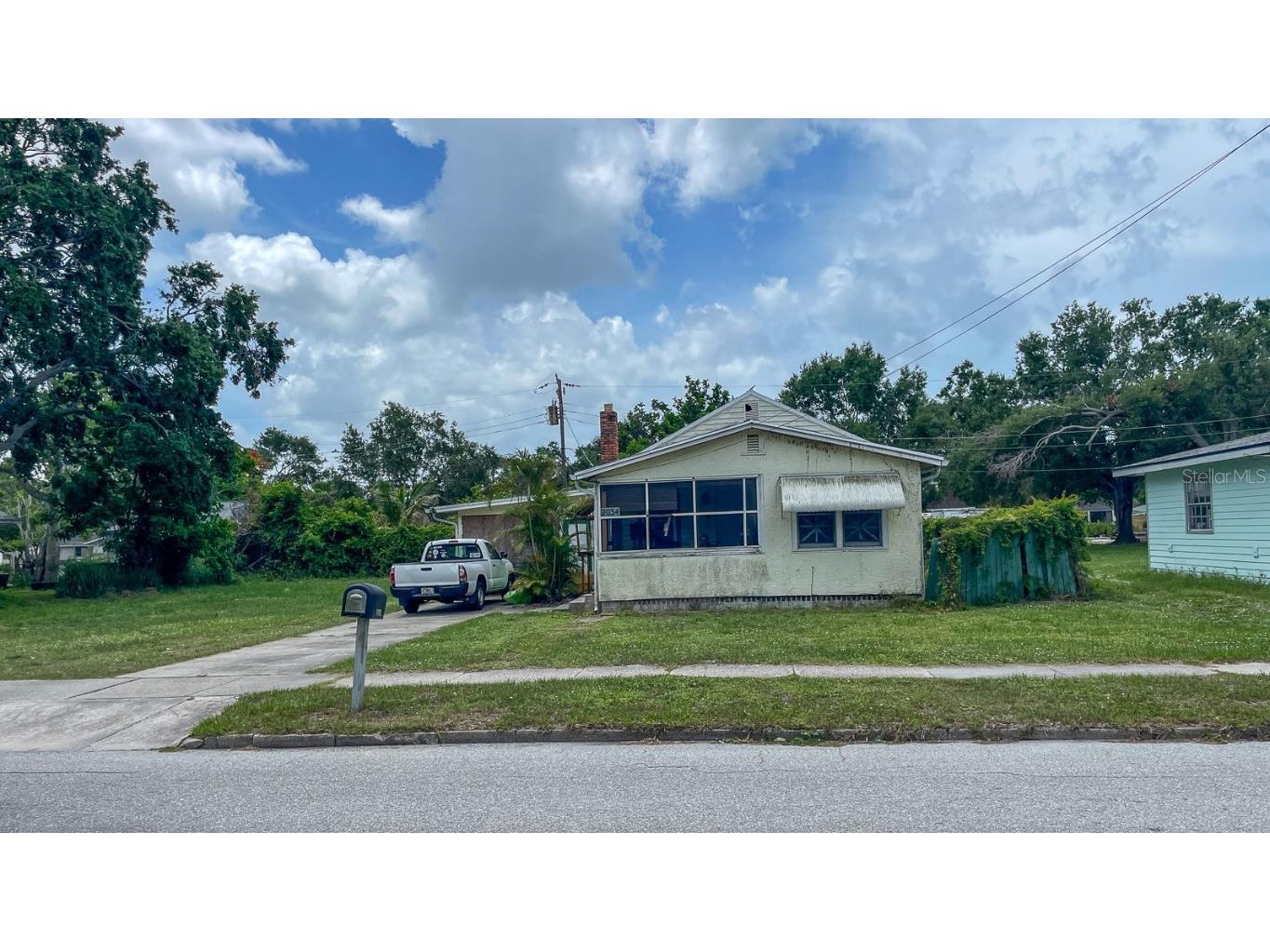 2050-2026 10th Sarasota FL 34237 TB8397140 image3