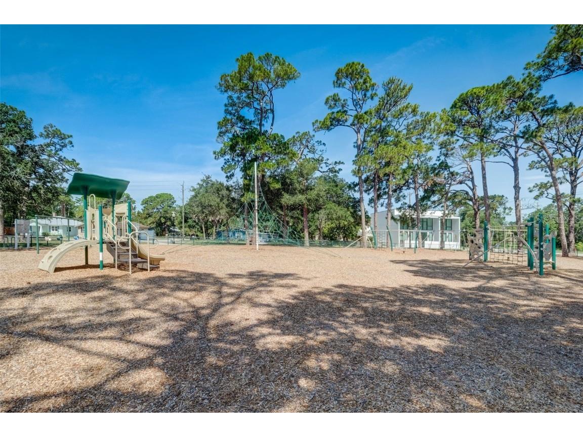 2050-2026 10th Sarasota FL 34237 TB8397724 image16