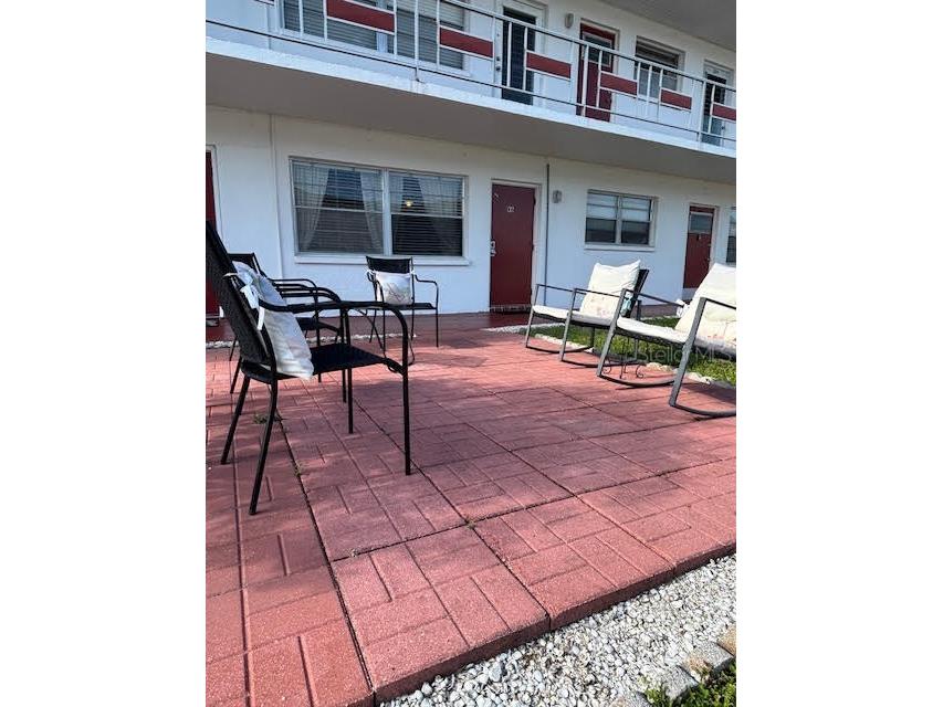 2050 58th Avenue N #6 Saint Petersburg FL 33714 TB8375049 image1