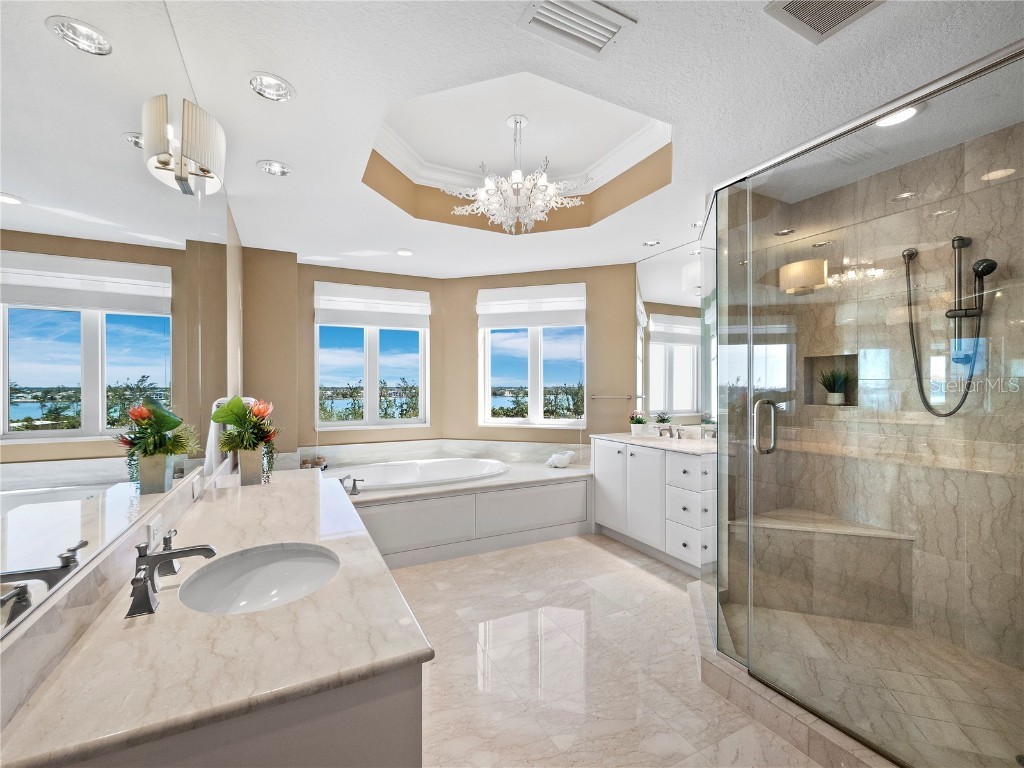 2050 Benjamin Franklin Drive #601-A Sarasota FL 34236 - GULF OF MEXICO / SARASOTA BAY A4660010 image20