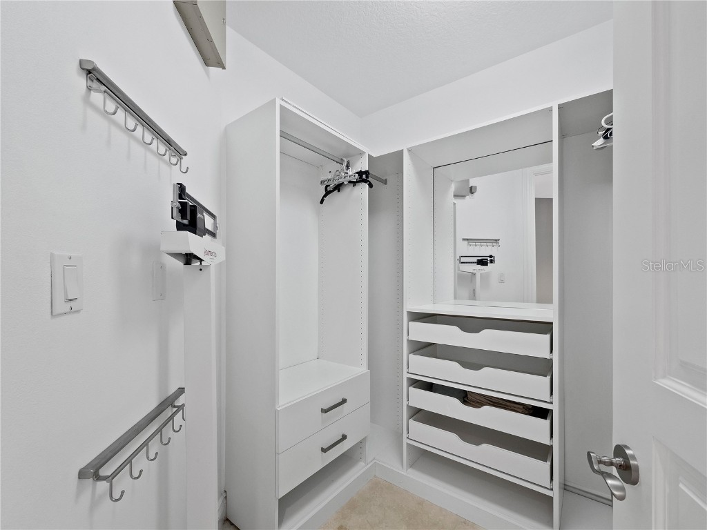 2050 Benjamin Franklin Drive #601-A Sarasota FL 34236 - GULF OF MEXICO / SARASOTA BAY A4660010 image23