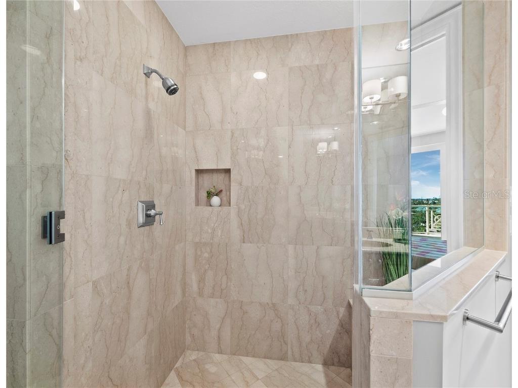 2050 Benjamin Franklin Drive #601-A Sarasota FL 34236 - GULF OF MEXICO / SARASOTA BAY A4660010 image30