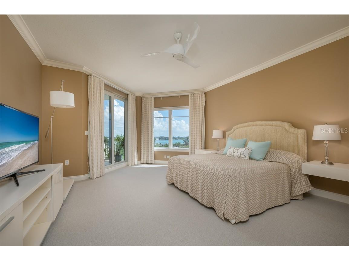 2050 Benjamin Franklin Drive #A601 Sarasota FL 34236 - GULF /SARASOTA BAY A4668936 image20