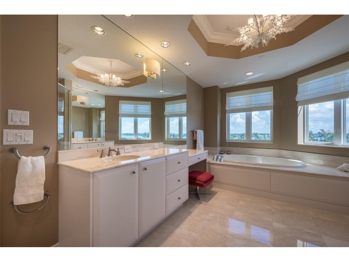 2050 Benjamin Franklin Drive #A601 Sarasota FL 34236 - GULF /SARASOTA BAY A4668936 image24