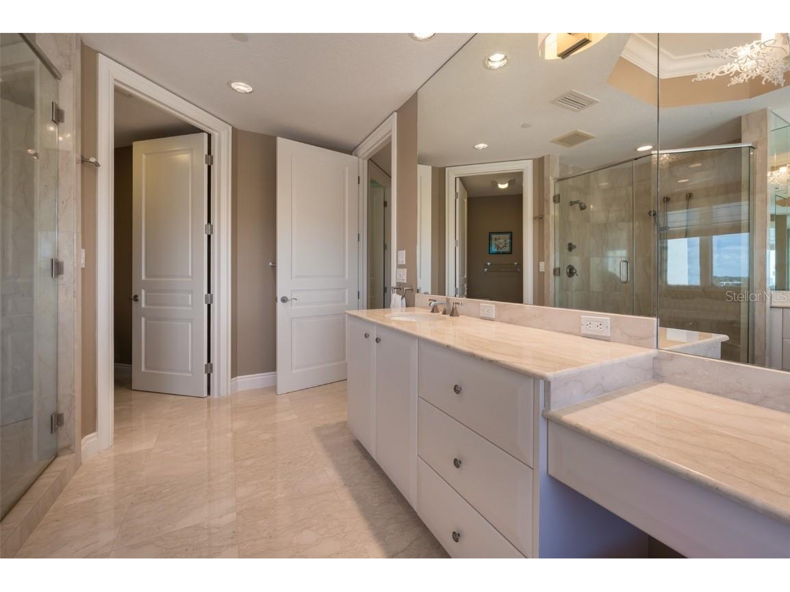 2050 Benjamin Franklin Drive #A601 Sarasota FL 34236 - GULF /SARASOTA BAY A4668936 image25