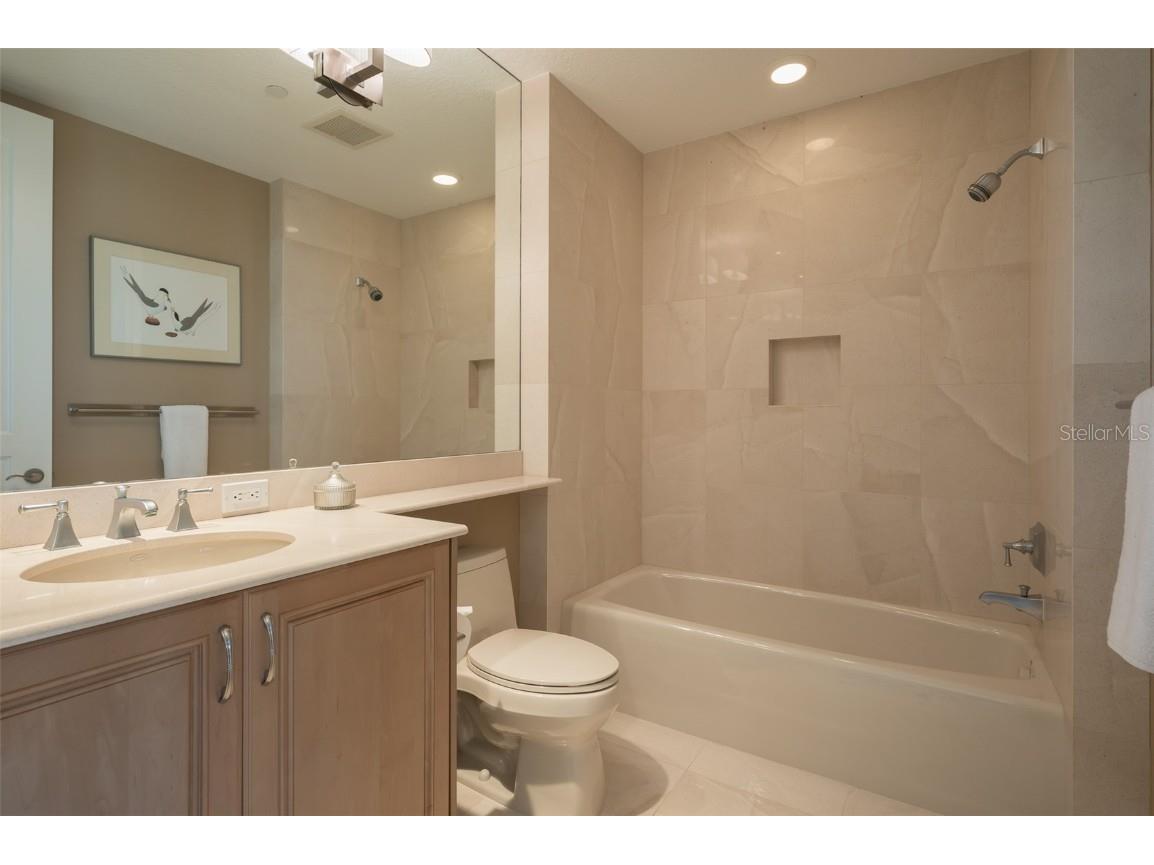 2050 Benjamin Franklin Drive #A601 Sarasota FL 34236 - GULF /SARASOTA BAY A4668936 image34