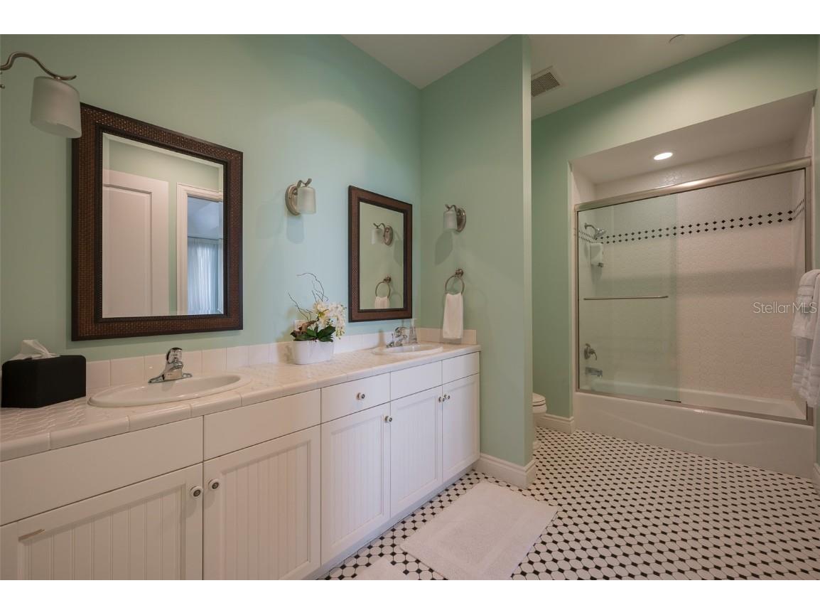 2050 Benjamin Franklin Drive #A601 Sarasota FL 34236 - GULF /SARASOTA BAY A4668936 image60