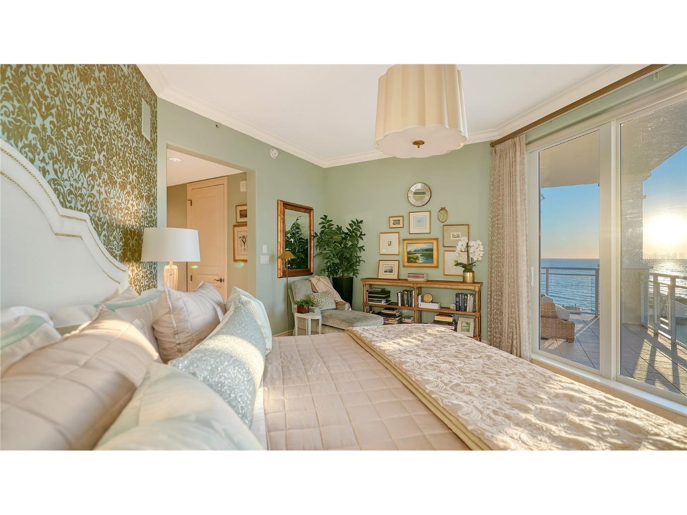 2050 Benjamin Franklin Drive #B704 Sarasota FL 34236 A4672363 image28