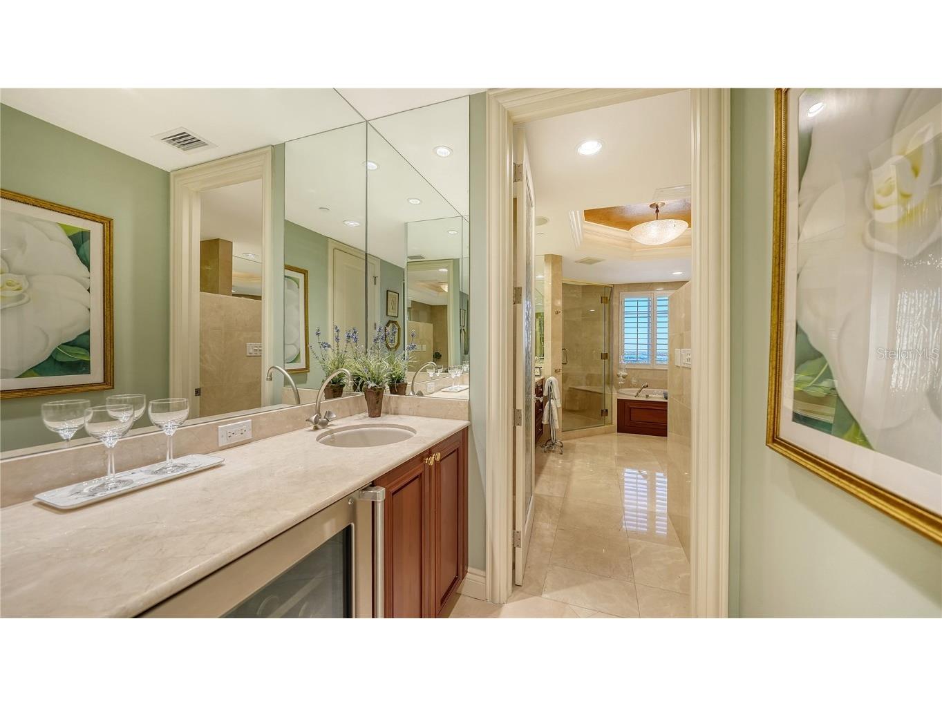 2050 Benjamin Franklin Drive #B704 Sarasota FL 34236 A4672363 image29