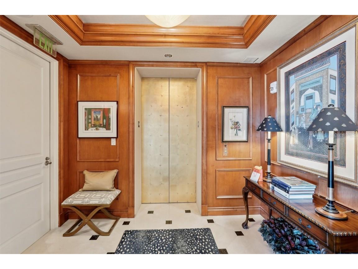 2050 Benjamin Franklin Drive #B704 Sarasota FL 34236 A4672363 image42