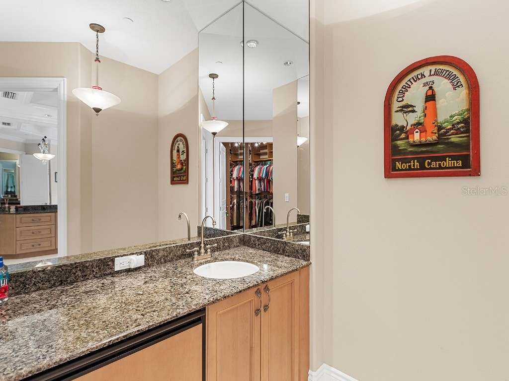 2050 Benjamin Franklin Drive #PH1102 Sarasota FL 34236 N6141427 image28