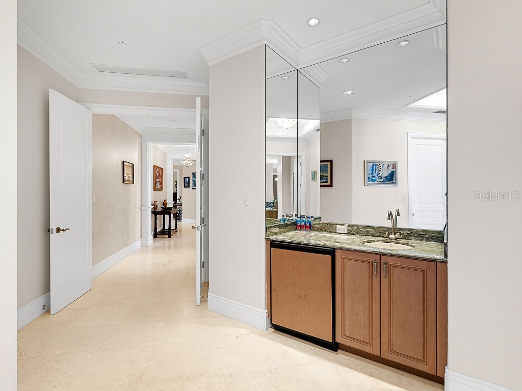 2050 Benjamin Franklin Drive #PH1102 Sarasota FL 34236 N6141427 image34