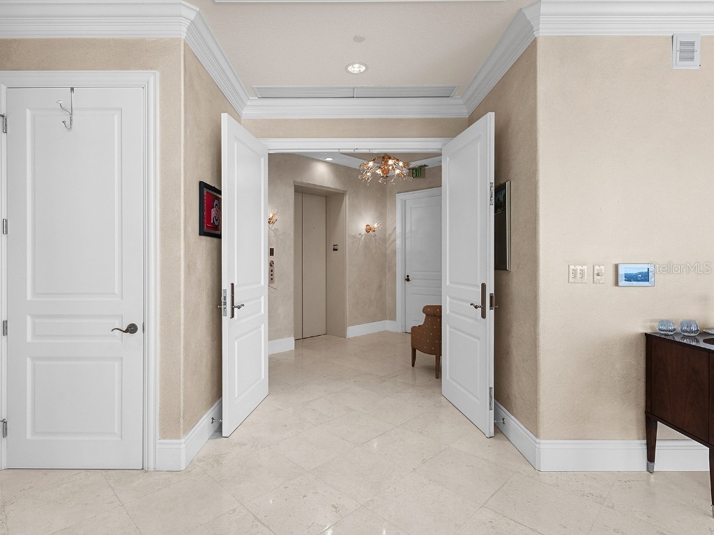 2050 Benjamin Franklin Drive #PH1102 Sarasota FL 34236 N6141427 image4