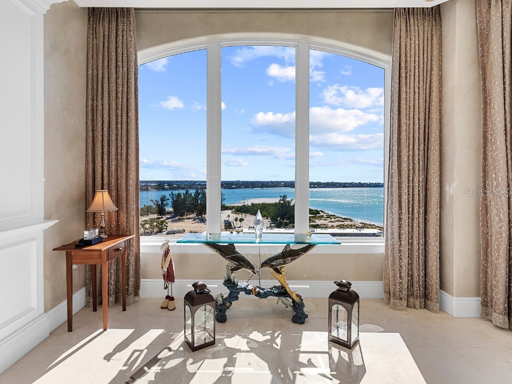 2050 Benjamin Franklin Drive #PH1102 Sarasota FL 34236 N6141427 image8