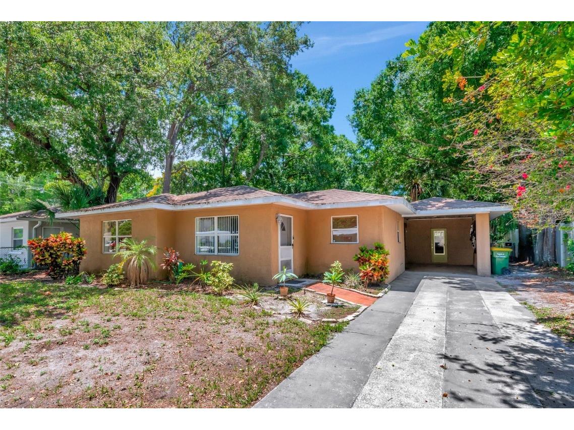 2050 Bougainvillea Street Sarasota FL 34239 A4615373 image1