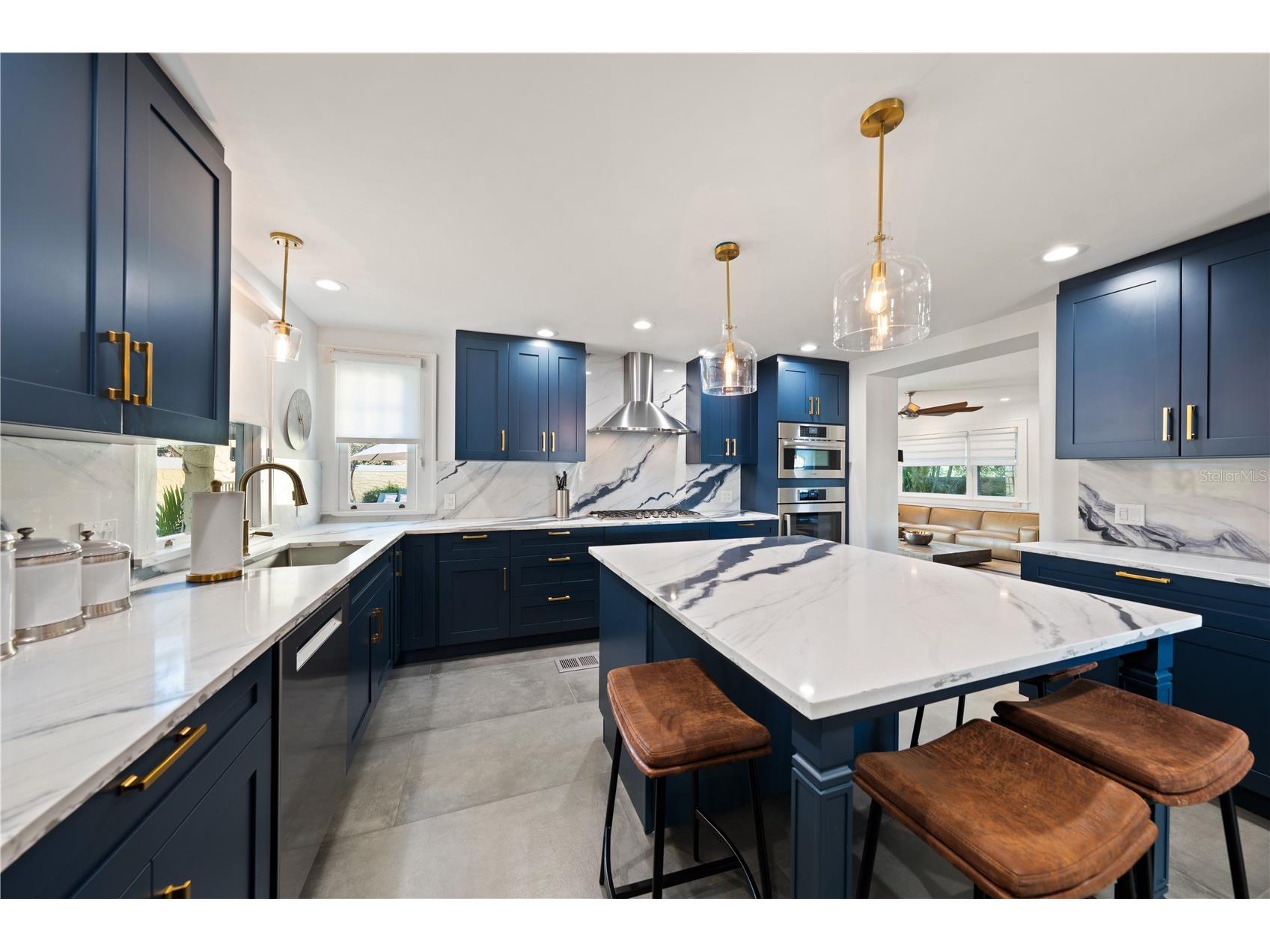 2050 Coffee Pot Boulevard NE Saint Petersburg FL 33704 - COFFEE POT BAYOU/TAMPA BAY TB8485425 image16