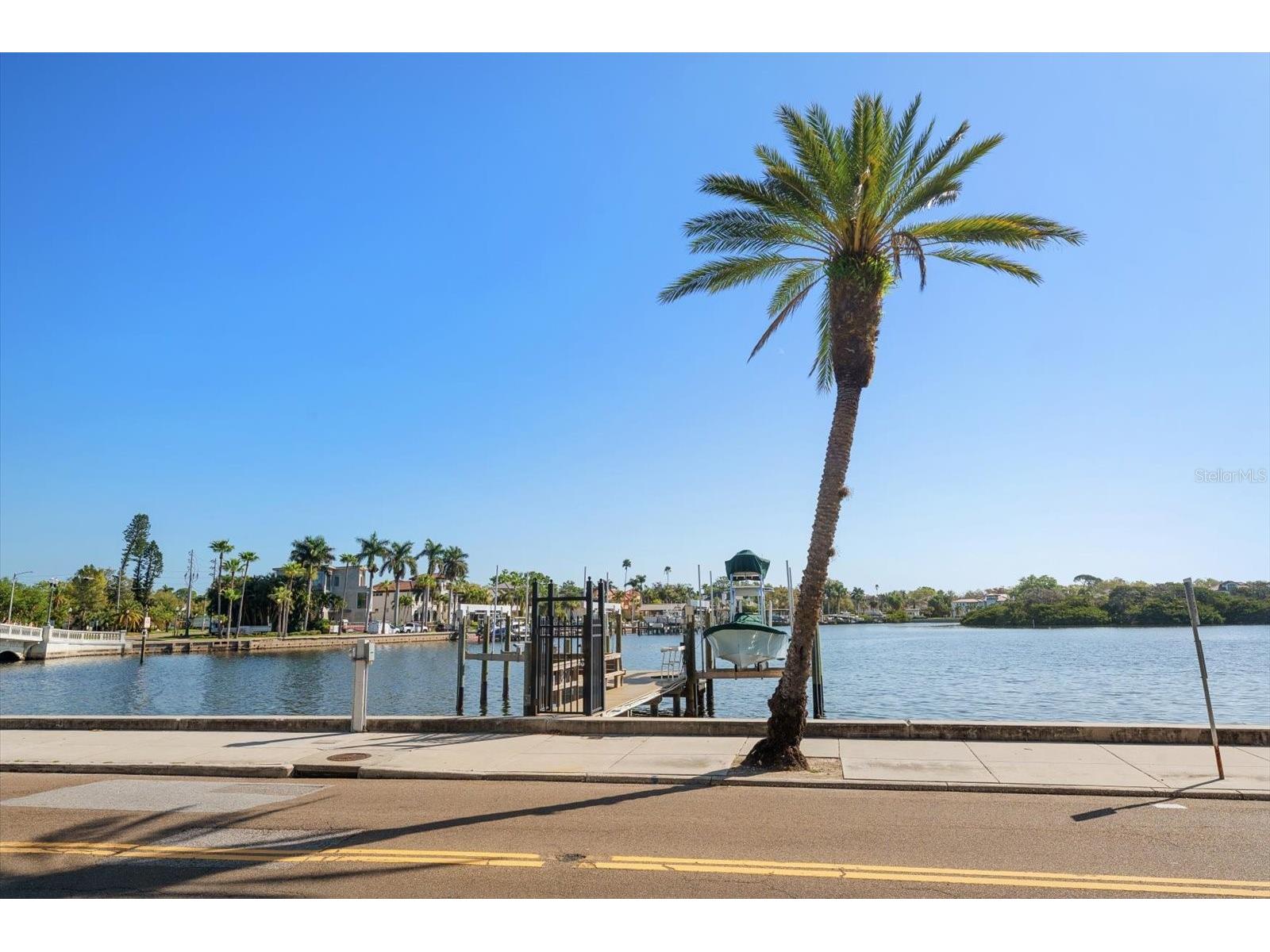 2050 Coffee Pot Boulevard NE Saint Petersburg FL 33704 - COFFEE POT BAYOU/TAMPA BAY TB8485425 image53