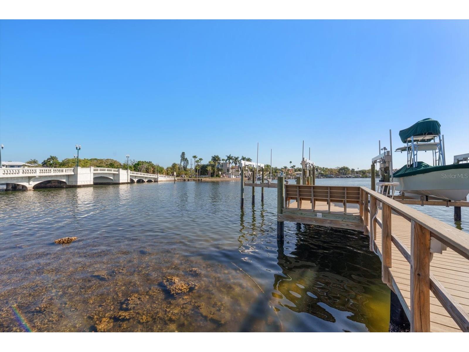 2050 Coffee Pot Boulevard NE Saint Petersburg FL 33704 - COFFEE POT BAYOU/TAMPA BAY TB8485425 image57